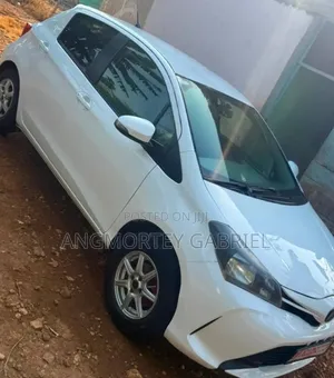 Toyota Vitz 2014 White
