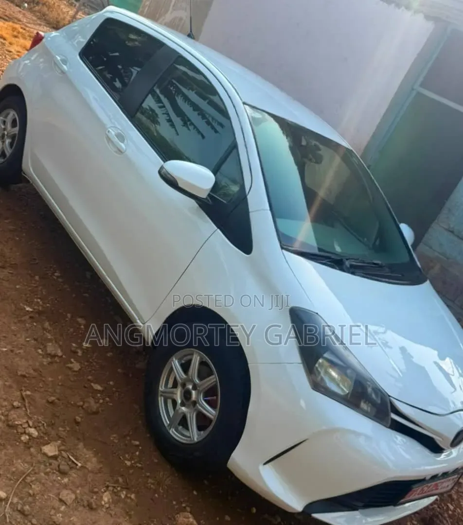 Toyota Vitz 2014 White
