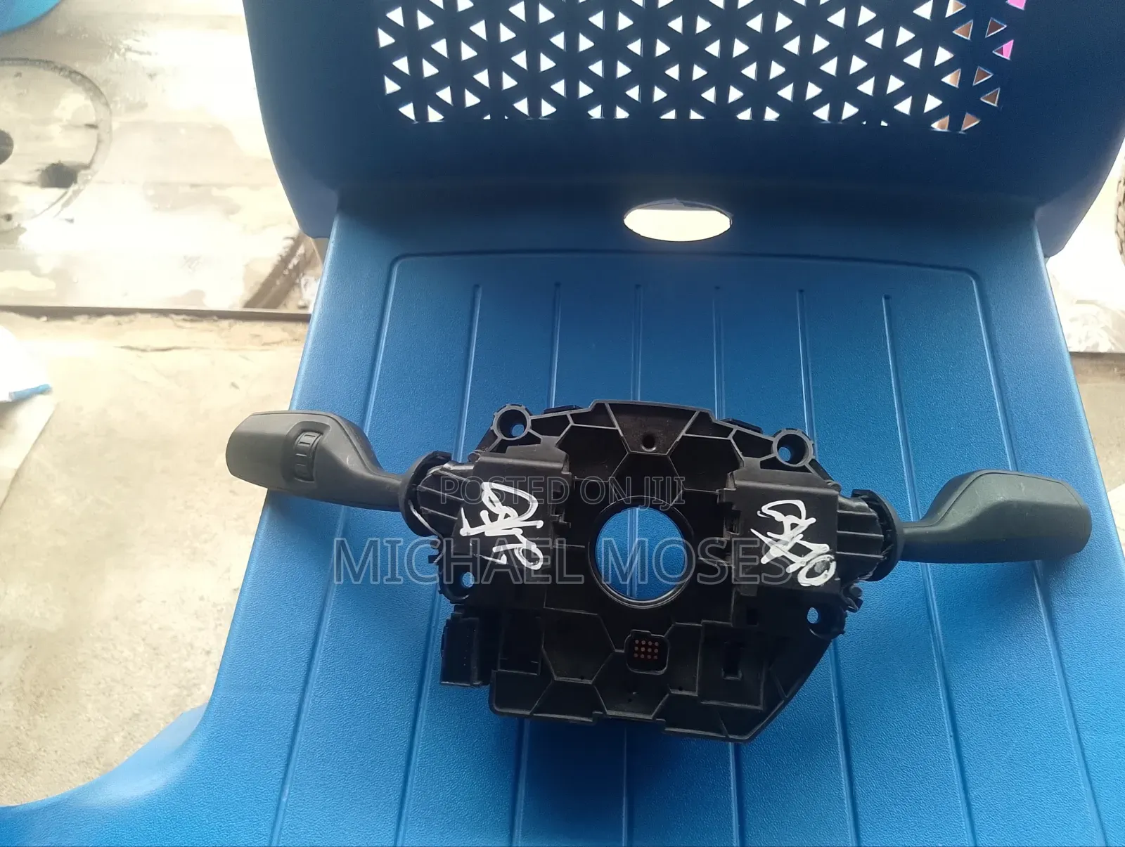 Horn Plate F30