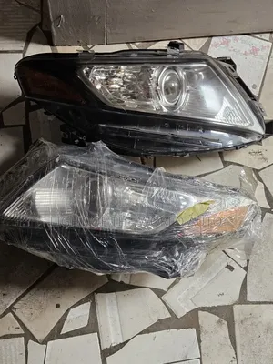 Lincoln MKT Headlight 2010 Pair With Charger