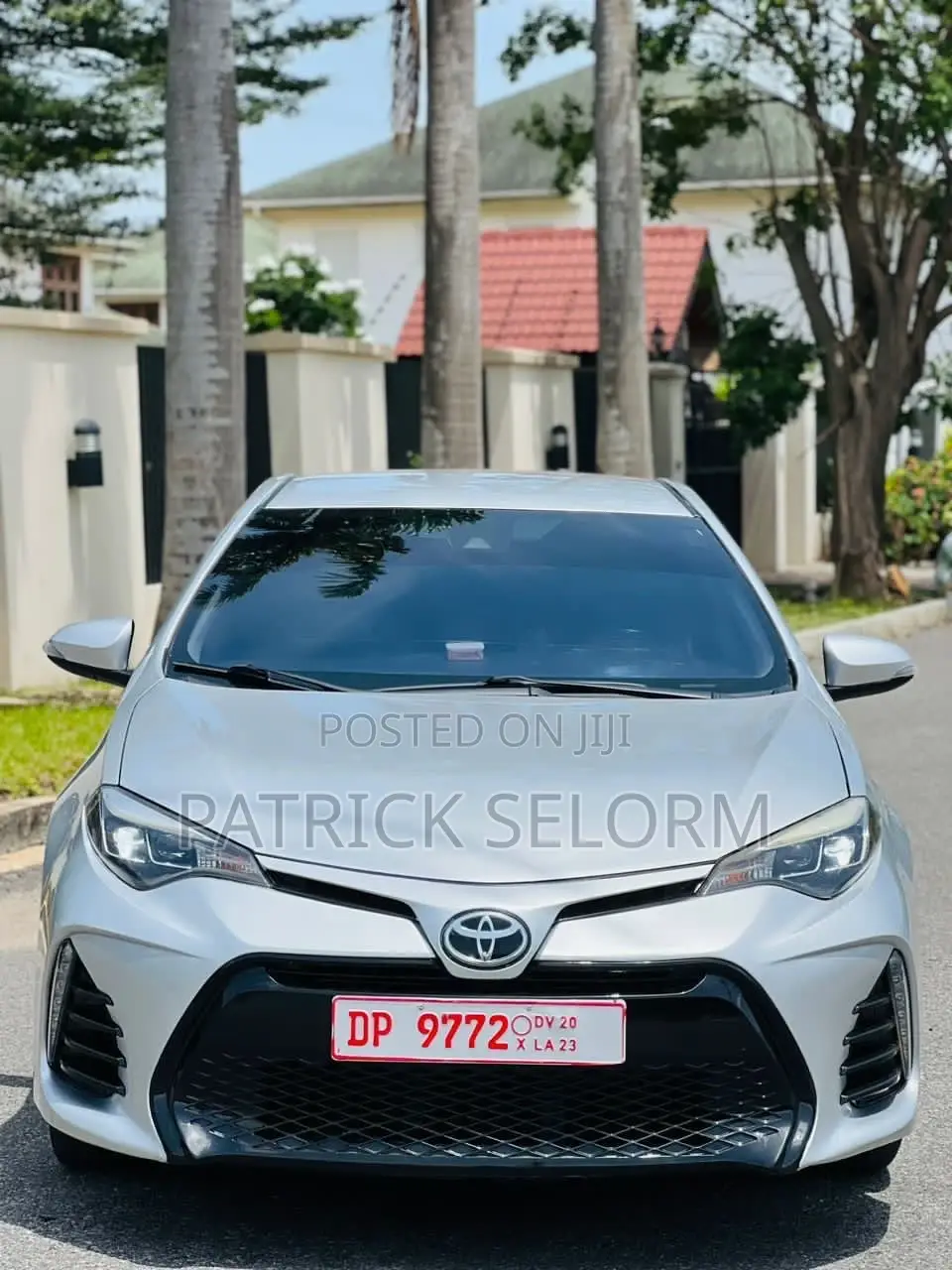 Toyota Corolla SE 4dr Sedan (1.8L 4cyl CVT) 2017 Gray