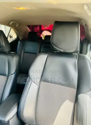 Toyota Corolla SE 4dr Sedan (1.8L 4cyl CVT) 2017 Gray
