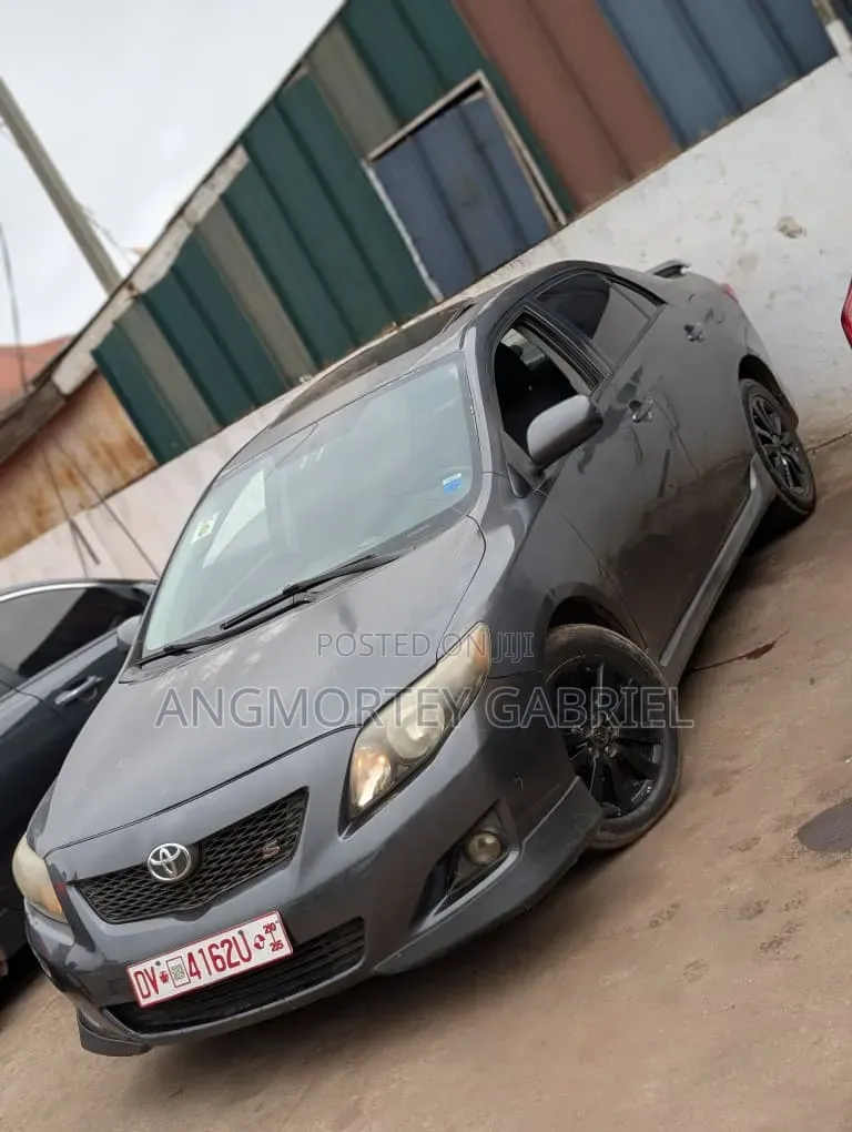 Toyota Corolla 2010 Gray