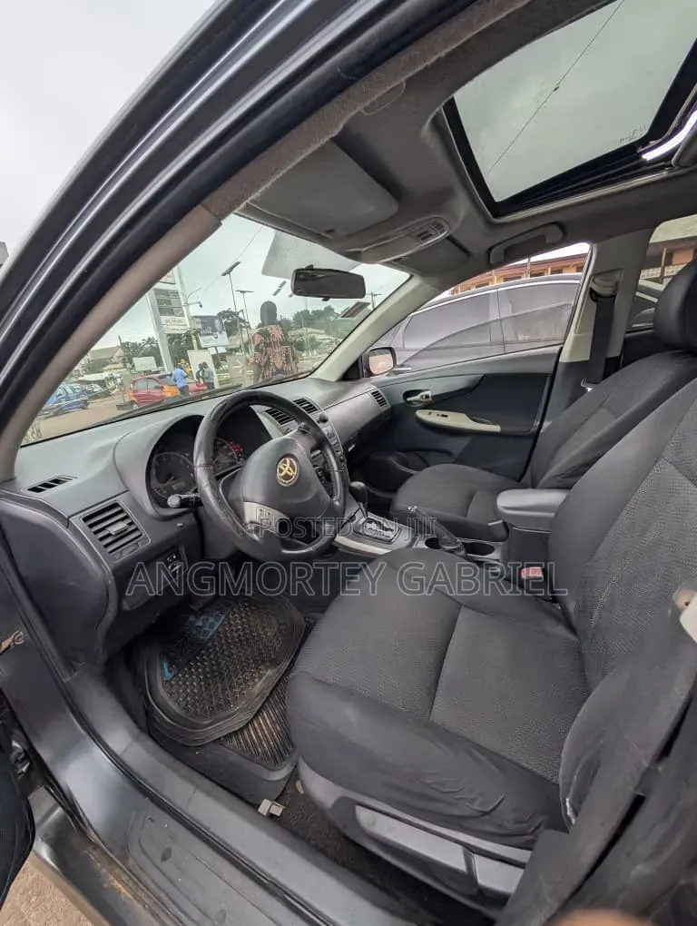 Toyota Corolla 2010 Gray