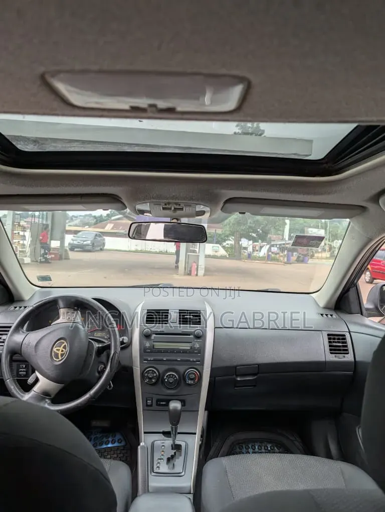 Toyota Corolla 2010 Gray