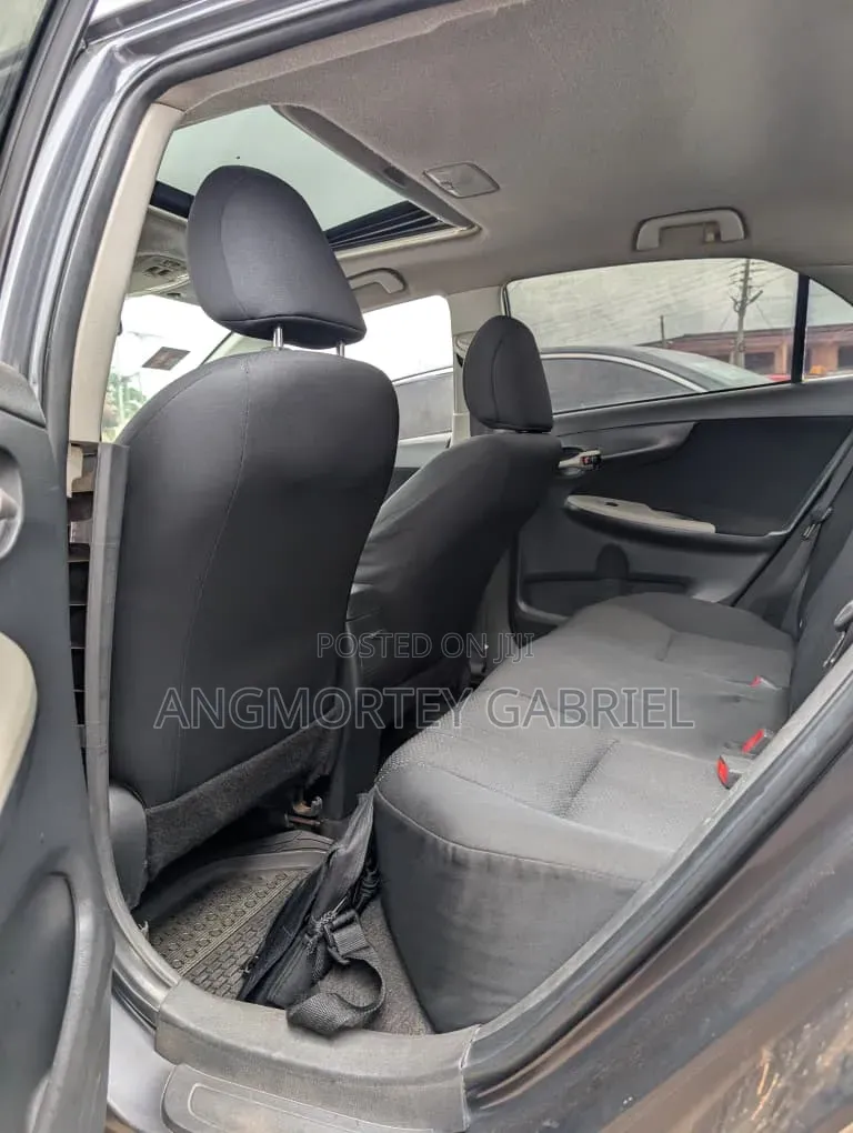 Toyota Corolla 2010 Gray