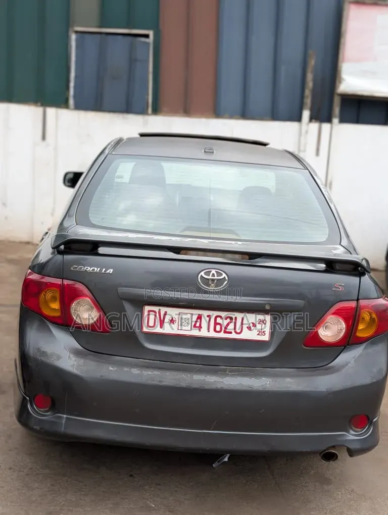 Toyota Corolla 2010 Gray