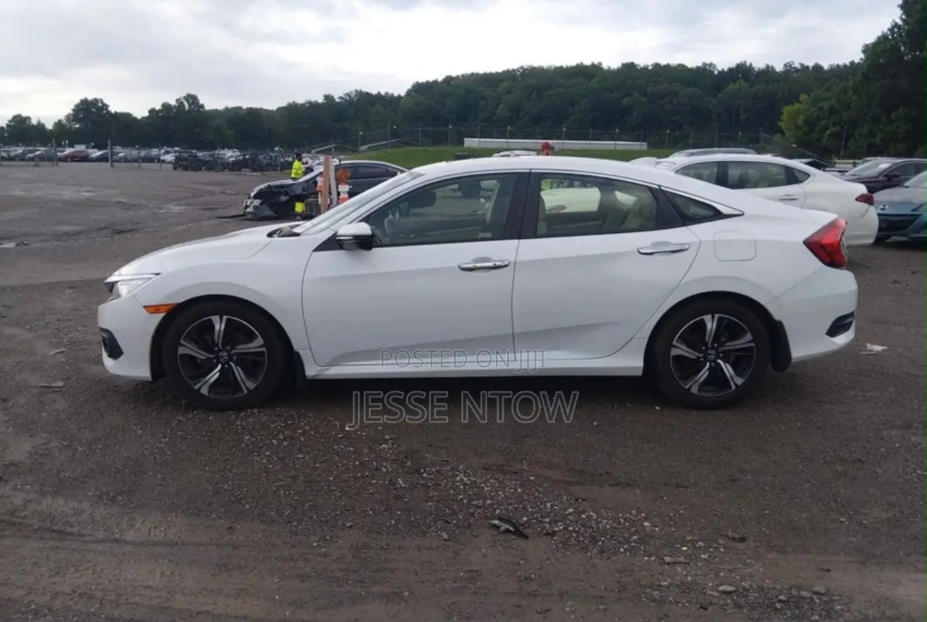 Honda Civic Touring Sedan 2018 White