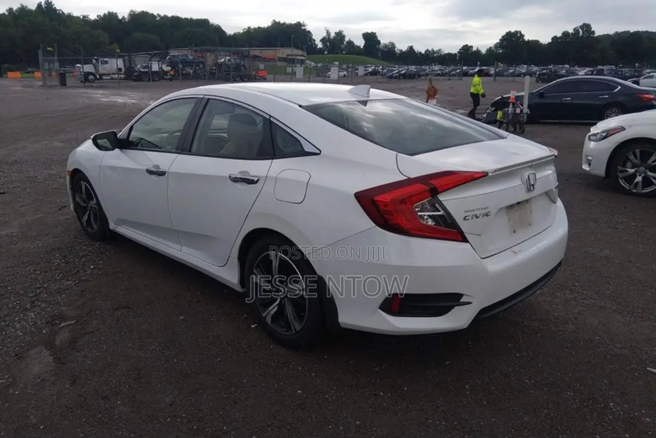 Honda Civic Touring Sedan 2018 White
