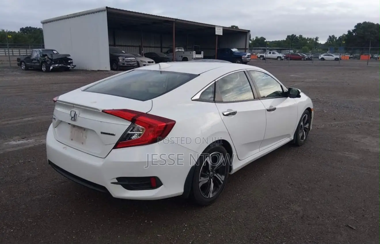 Honda Civic Touring Sedan 2018 White