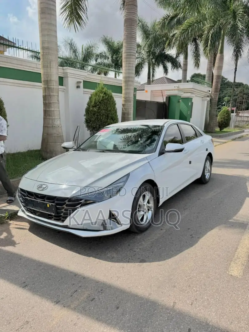 Hyundai Avante 2021 White