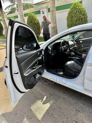 Hyundai Avante 2021 White