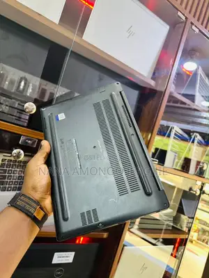 Laptop Dell Latitude 7390 8GB Intel Core i5 SSD 256GB