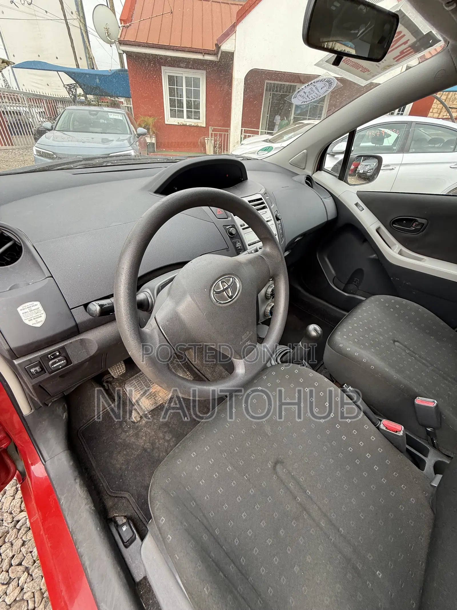 Toyota Yaris Base Hatchback 5dr 2010 Red