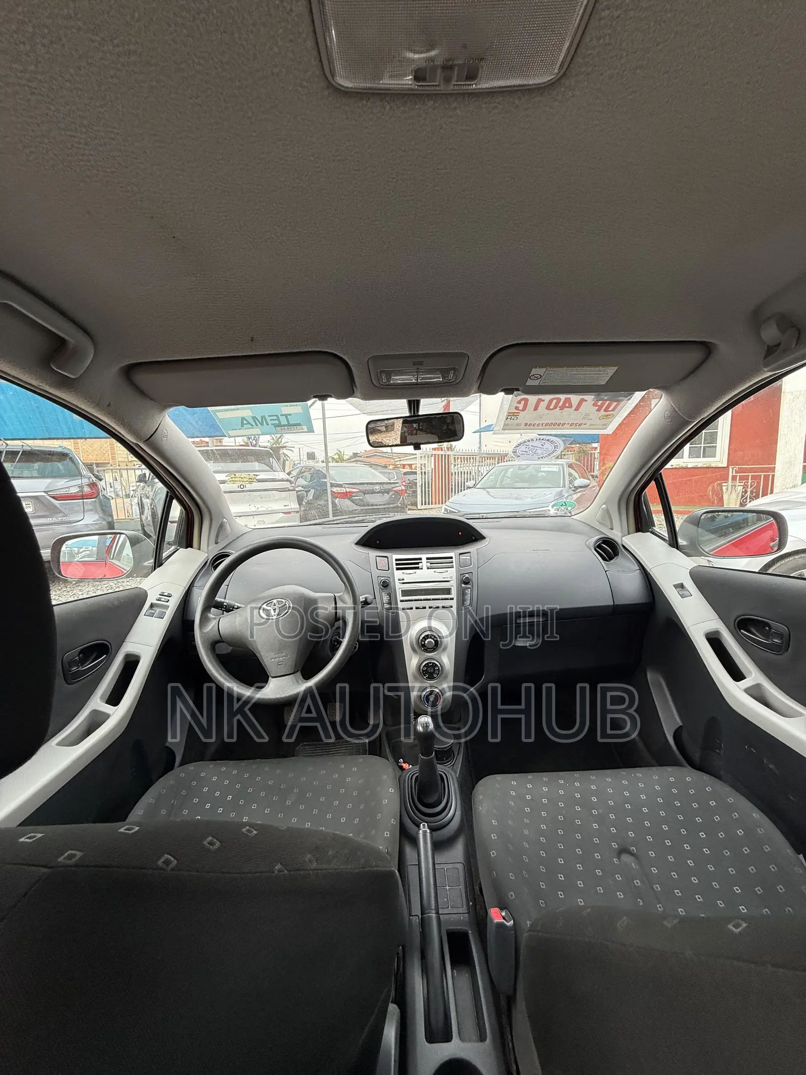 Toyota Yaris Base Hatchback 5dr 2010 Red