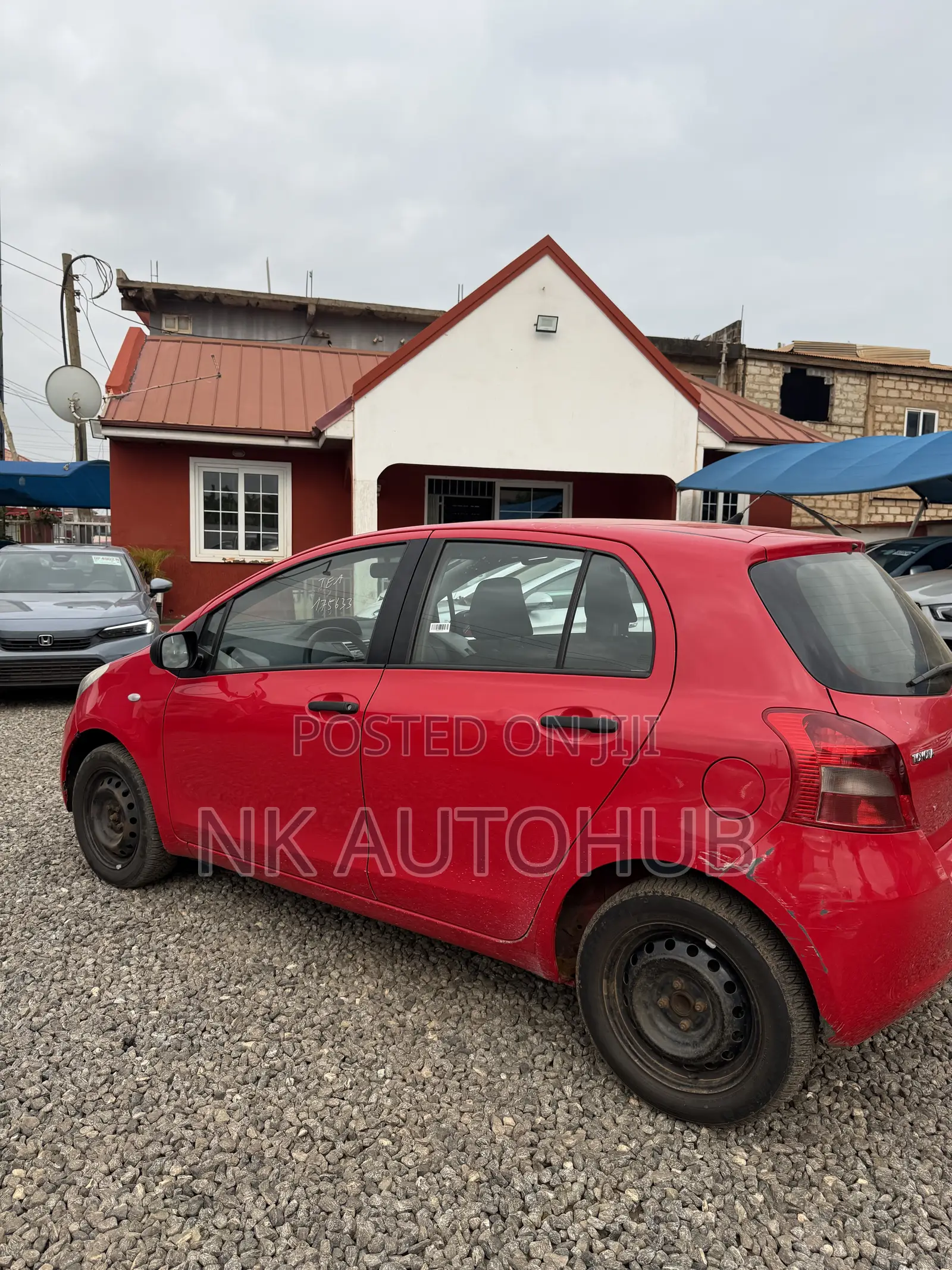Toyota Yaris Base Hatchback 5dr 2010 Red