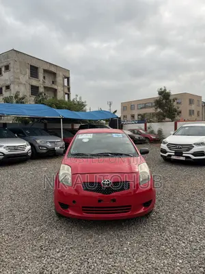 Toyota Yaris Base Hatchback 5dr 2010 Red