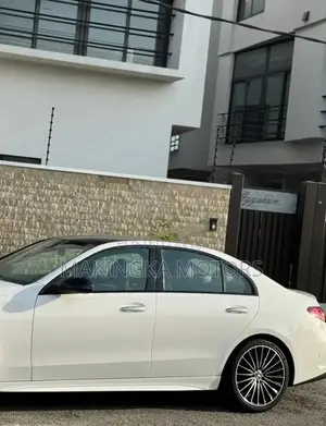 Mercedes-Benz C300 2023 White