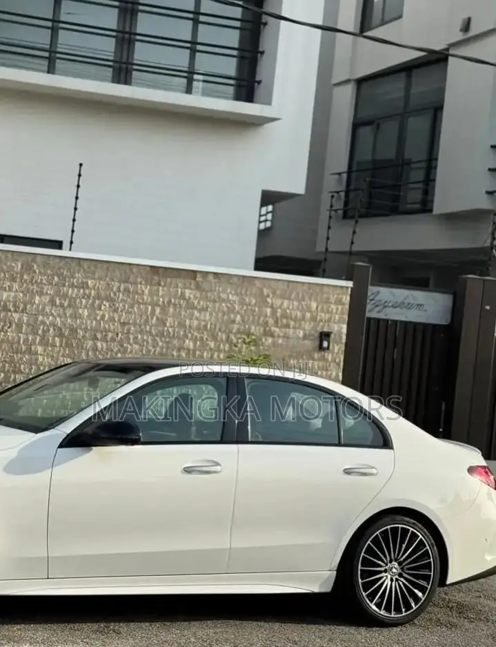 Mercedes-Benz C300 2023 White