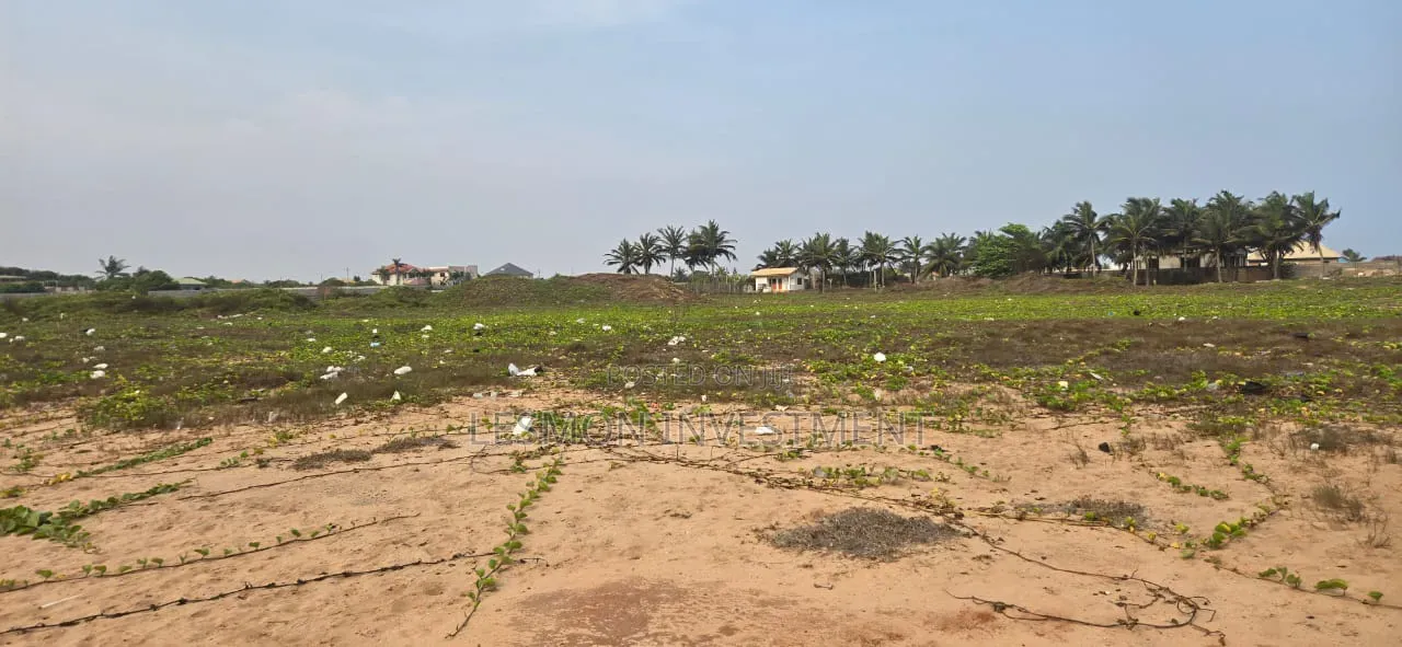 3 Main Road Plots of Land Santoe for Sale
