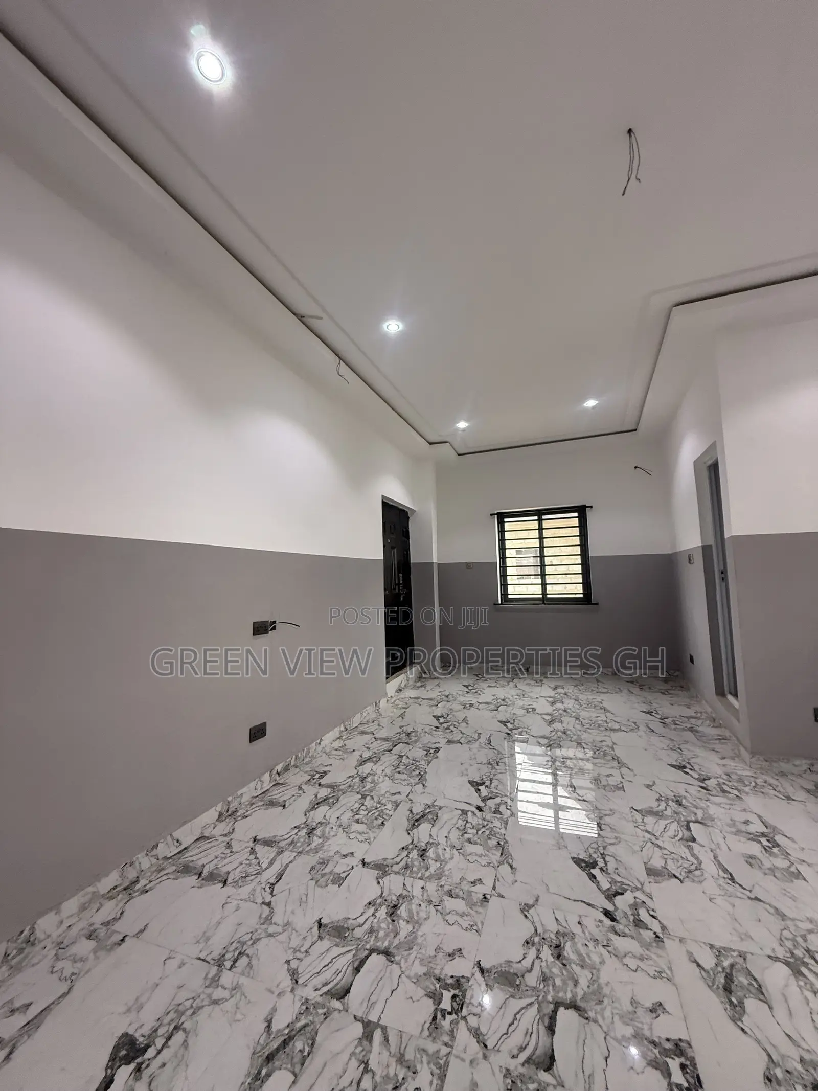 2bdrm Apartment in West Hills Mall Area for rent