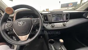 Toyota RAV4 Limited 4dr SUV AWD (2.5L 4cyl 6A) 2014 White