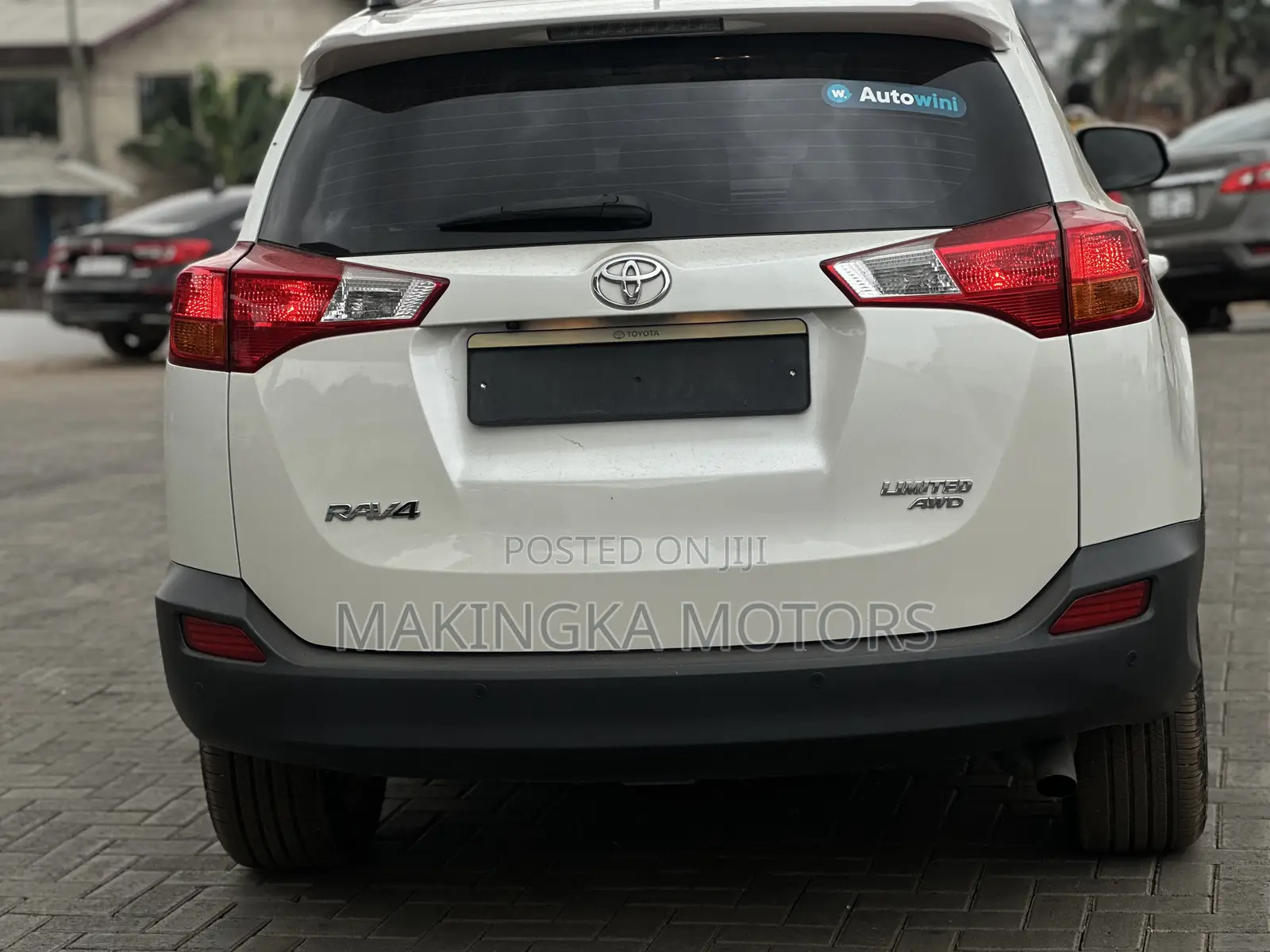 Toyota RAV4 Limited 4dr SUV AWD (2.5L 4cyl 6A) 2014 White