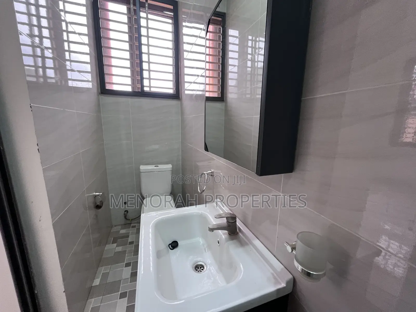 2bdrm Apartment in Adenta Amrahia for rent