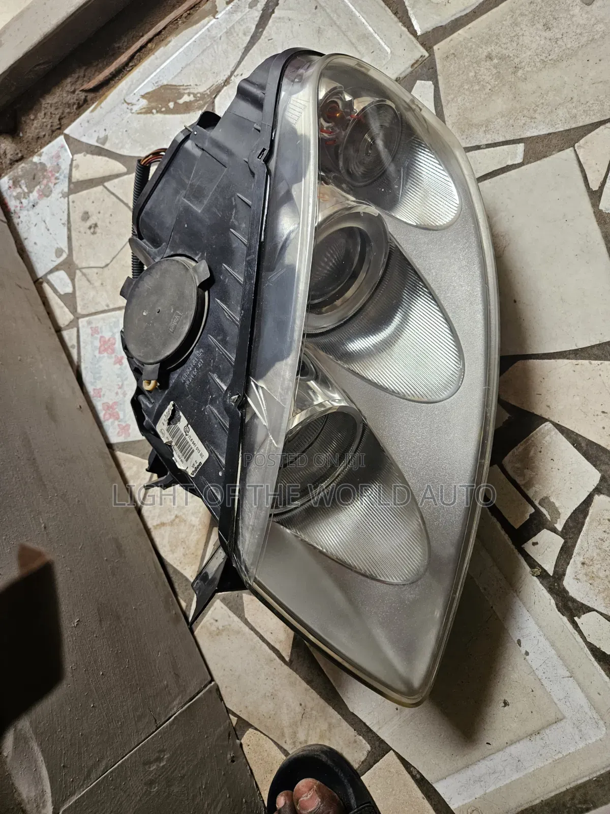Touareg Headlight 2010 Driver Side