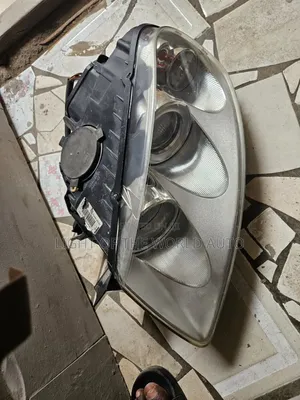 Touareg Headlight 2010 Driver Side