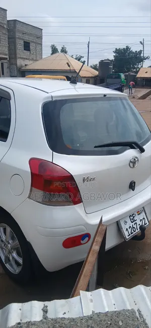 Toyota Vitz 1.3 FWD 3dr 2010 White