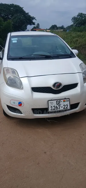 Toyota Vitz 1.3 FWD 3dr 2010 White