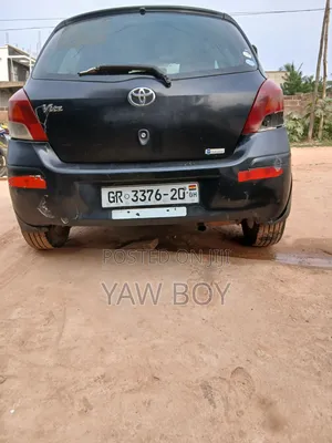 Toyota Vitz 2009 Black