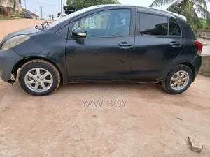 Toyota Vitz 2009 Black