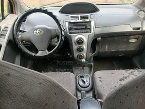 Toyota Vitz 2009 Black