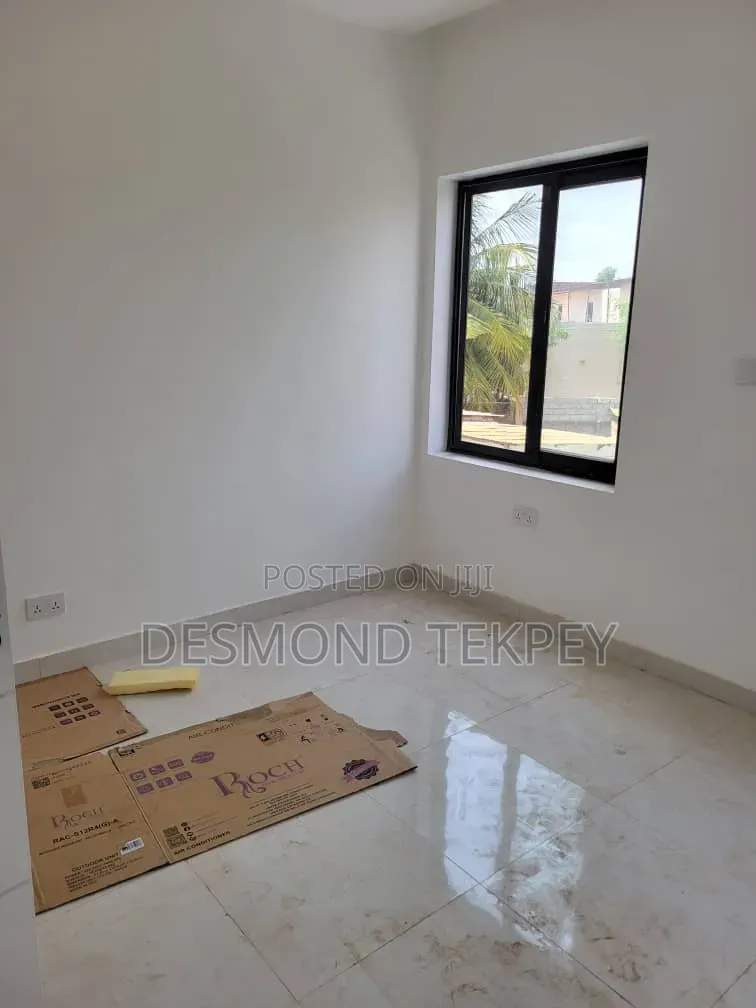 3bdrm Duplex in Oyarifa for rent