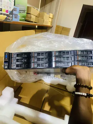 New Server Lenovo 32GB Intel Xeon SSD 4T