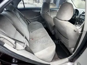 Toyota Corolla LE 4dr Sedan (1.8L 4cyl 4A) 2013 Black
