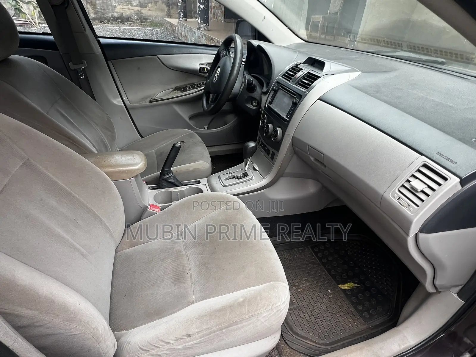 Toyota Corolla LE 4dr Sedan (1.8L 4cyl 4A) 2013 Black