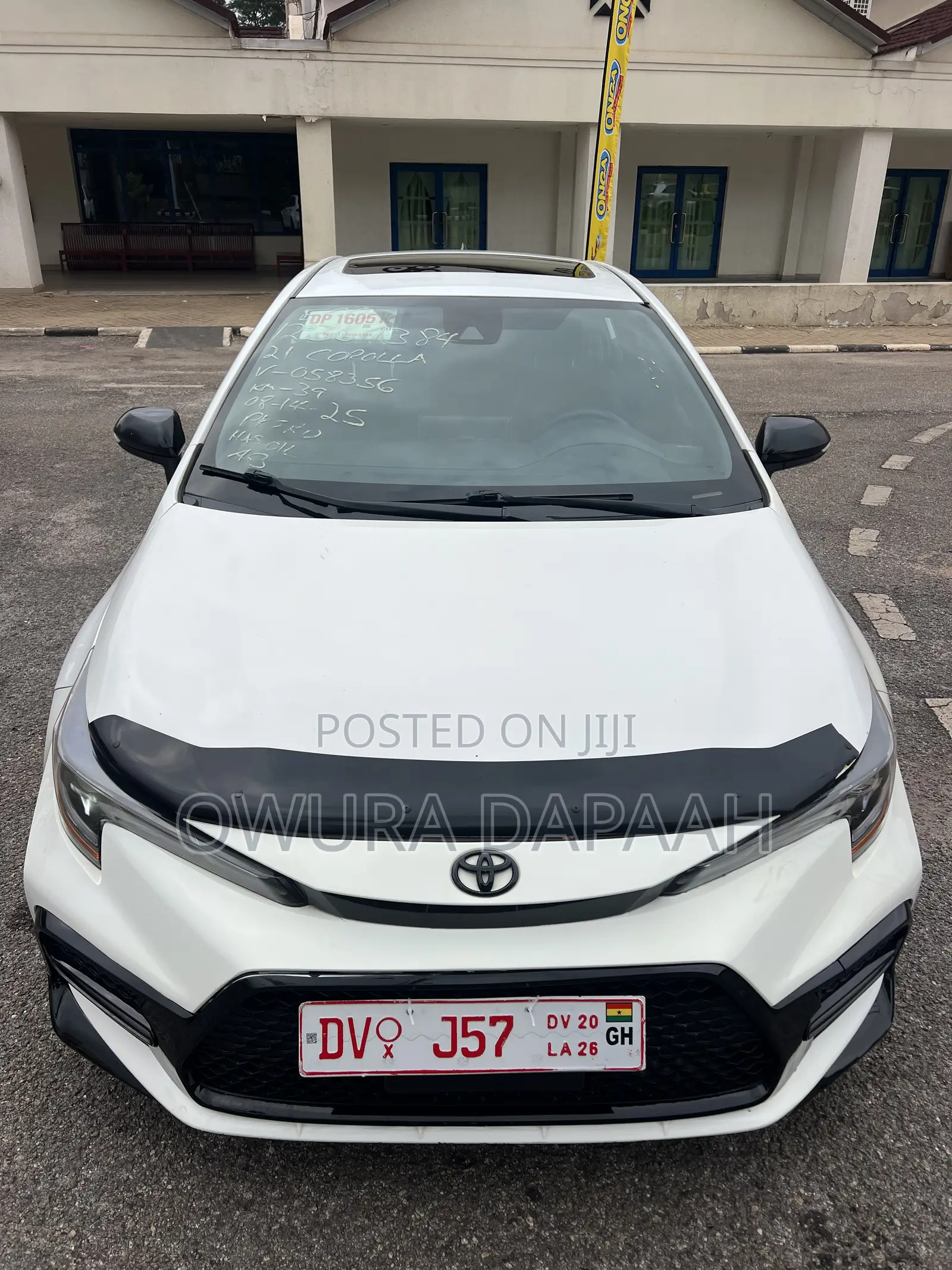 Toyota Corolla SE 2021 White