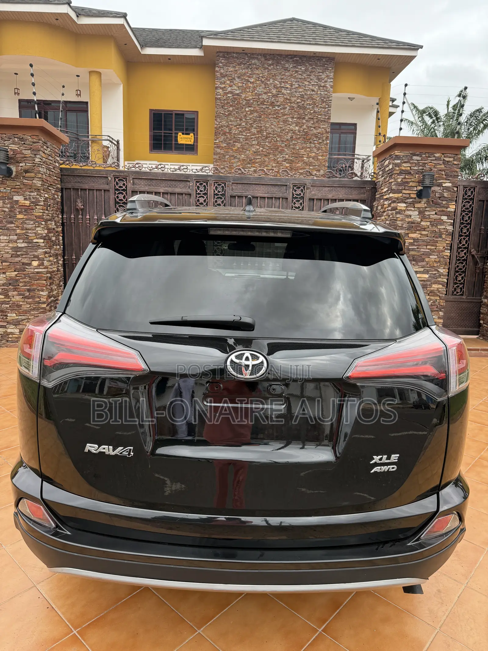 Toyota RAV4 XLE AWD (2.5L 4cyl 6A) 2017 Black