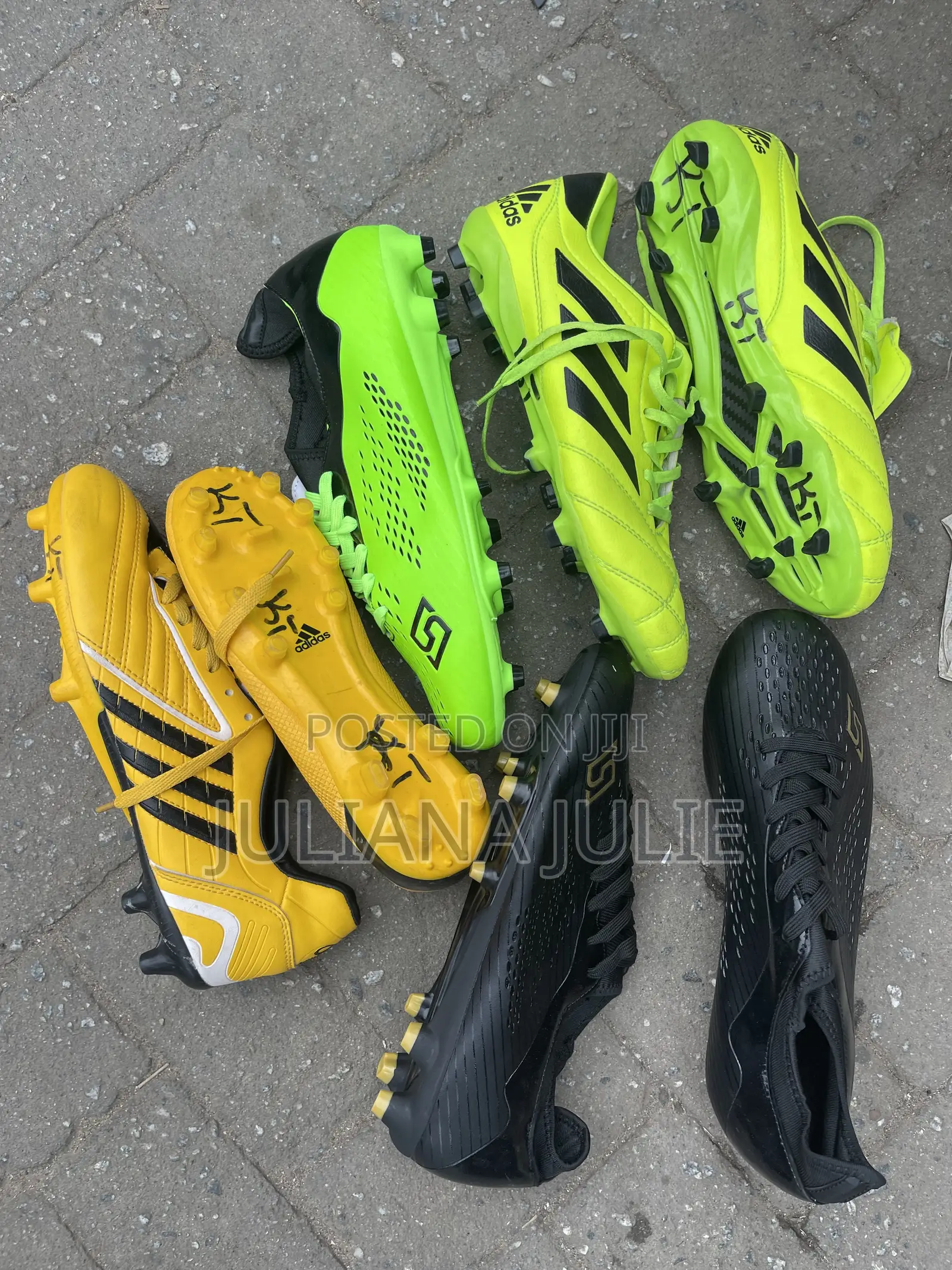 Original Football Boot Available at Cool Price