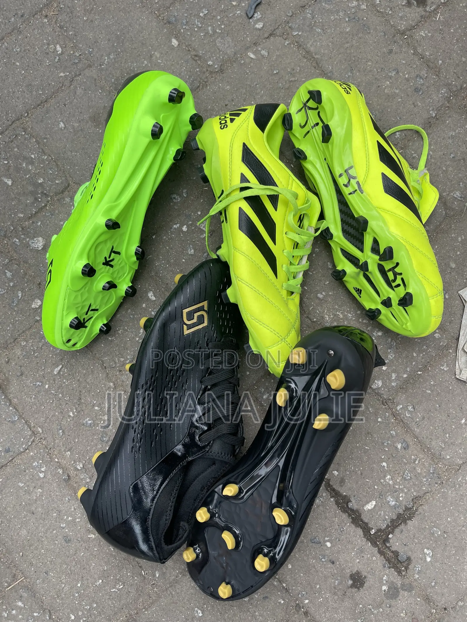 Original Football Boot Available at Cool Price