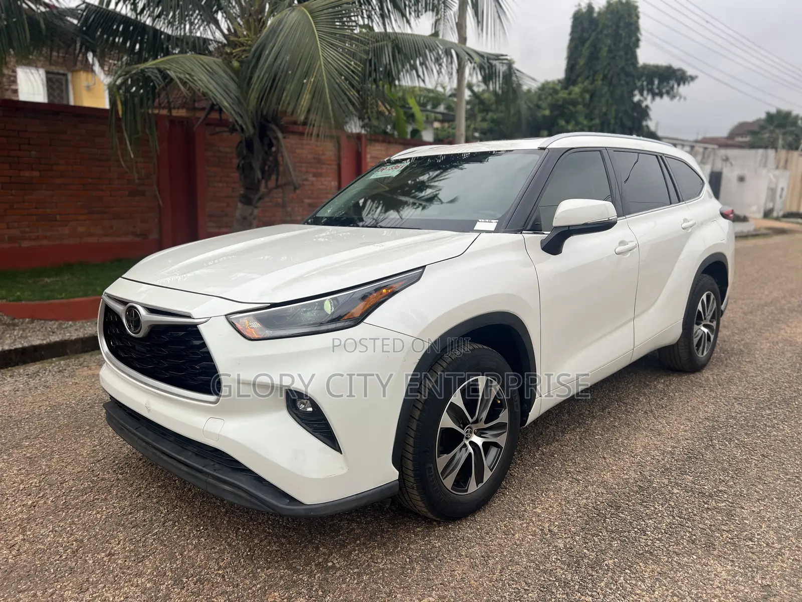 Toyota Highlander XLE 2021 White