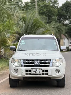 Mitsubishi Pajero 2016 White