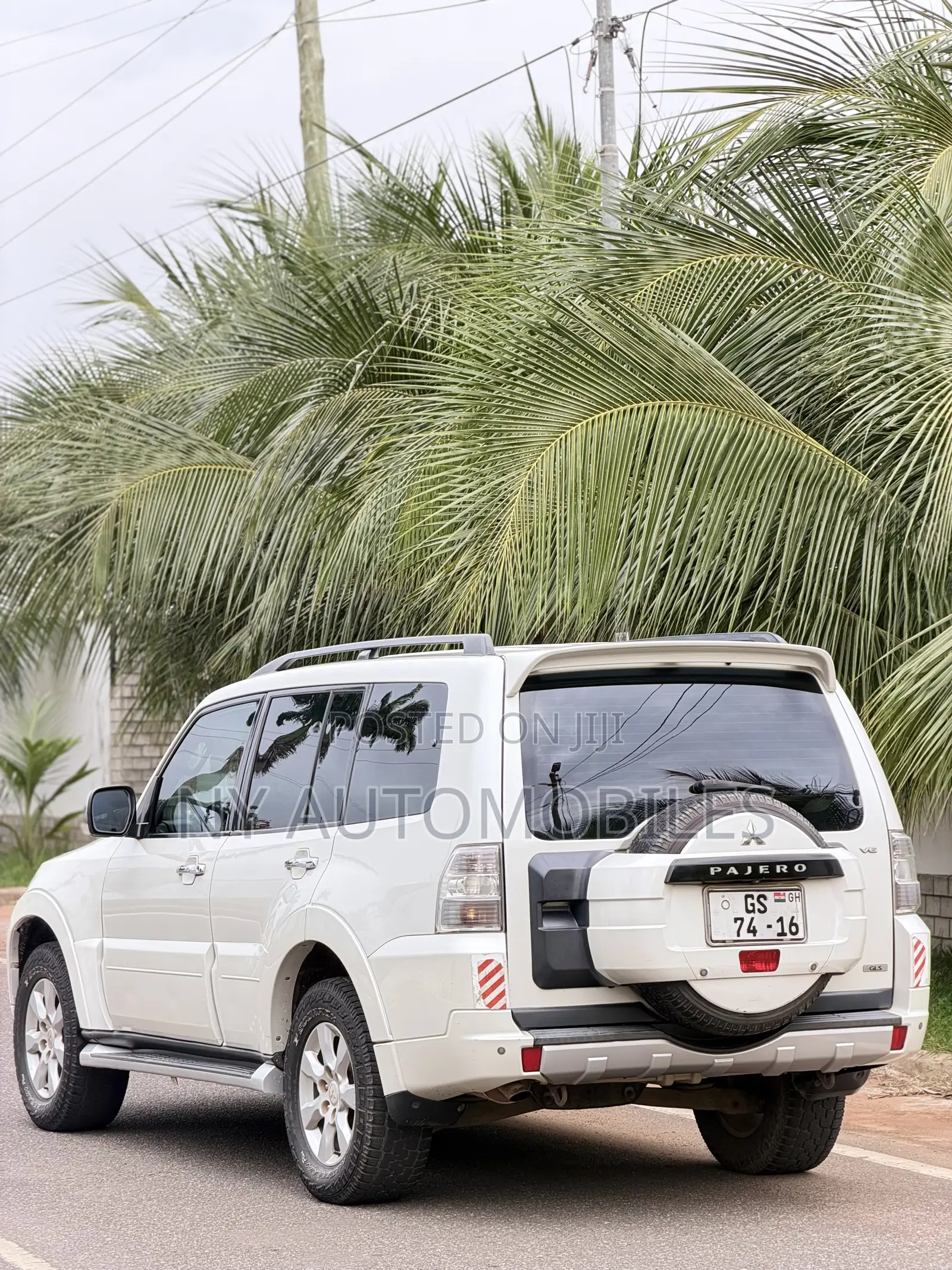 Mitsubishi Pajero 2016 White