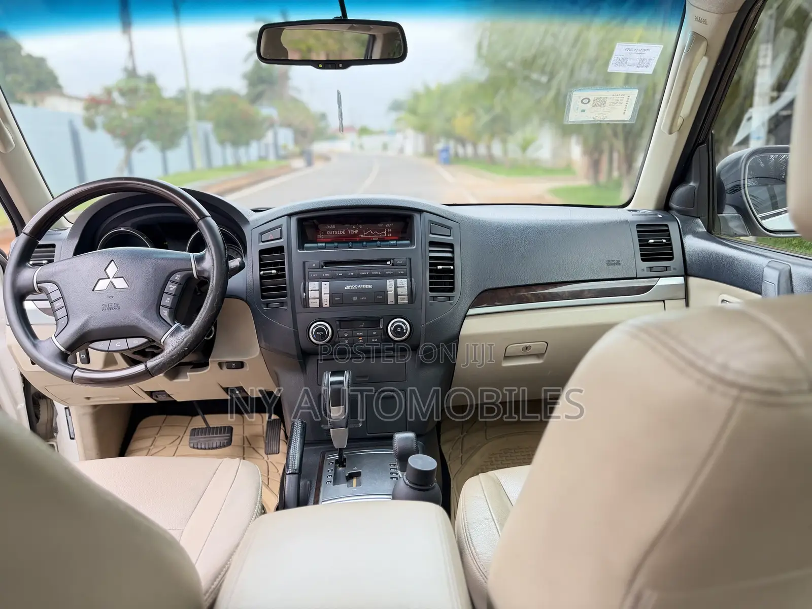 Mitsubishi Pajero 2016 White