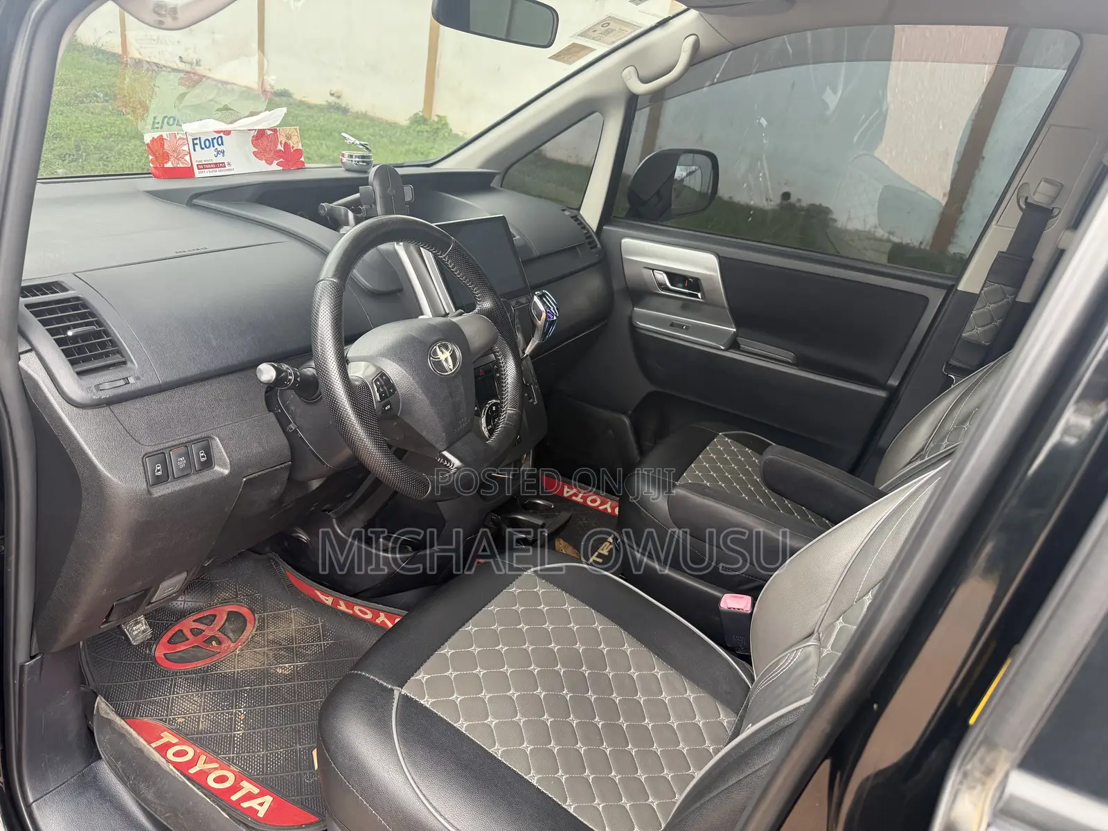 Toyota Voxy 2013 Black