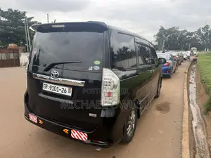 Toyota Voxy 2013 Black