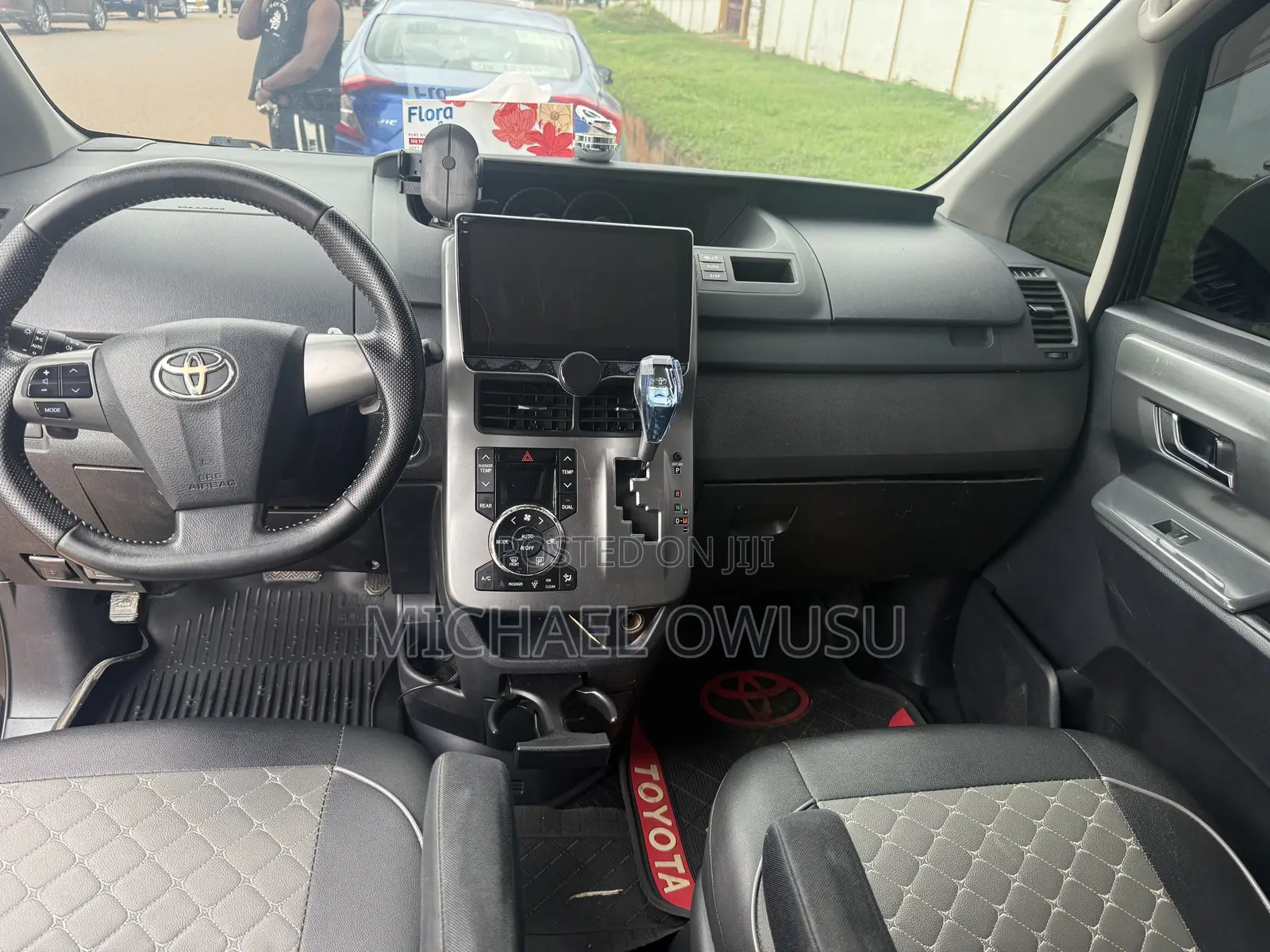 Toyota Voxy 2013 Black